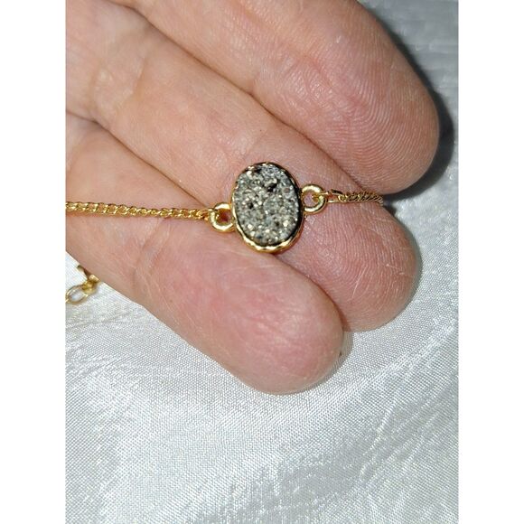 A Lauren Conrad Bracelet Druzy Style Delicate Gold Tone Fairycore Quiet Luxury - Picture 1 of 7